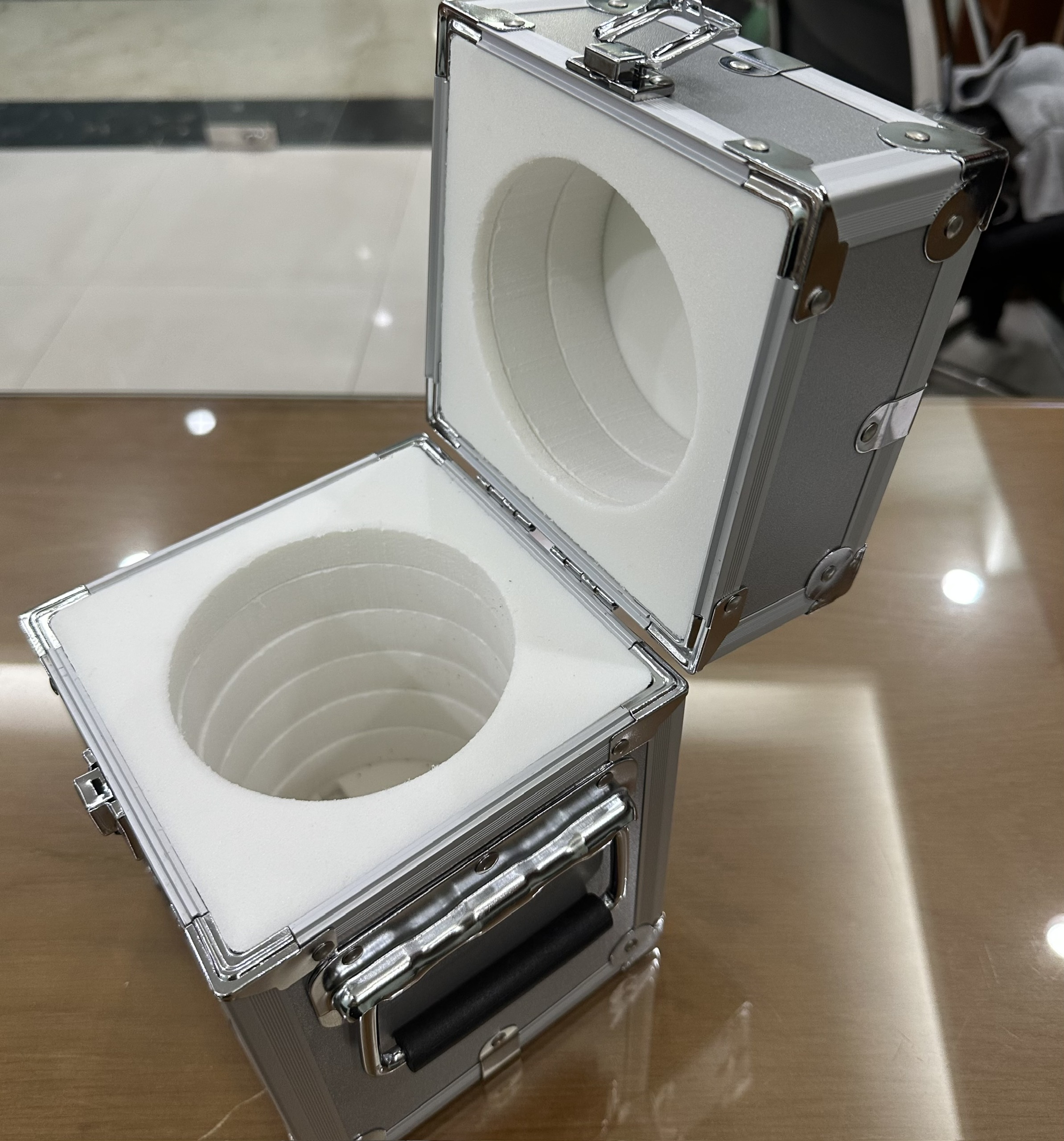 Hộp đựng quả cân 20kg nhôm